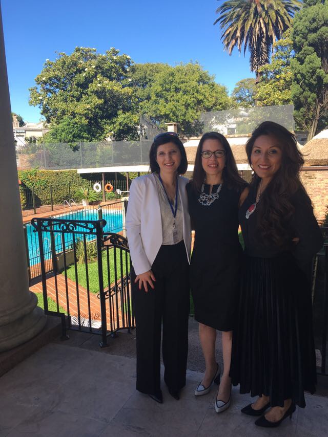 Con la Excma Embajadora de los EEUU en Uruguay Sra. Kelly Keiderling y Cynthia Hellen que expuso sobre emprendedurismo. Evento Seminario Mas Emprendedoras OMEU. Noviembre 2017